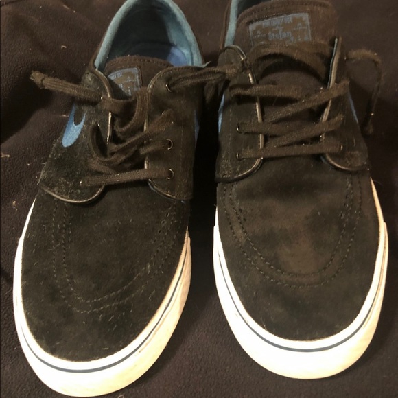 Nike - Picture 3 of 3